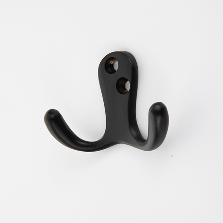 Gancho de banheiro de latão montado na parede